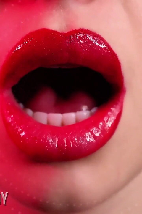 Qui a le contrôle : vous ou mes lèvres rouges ?