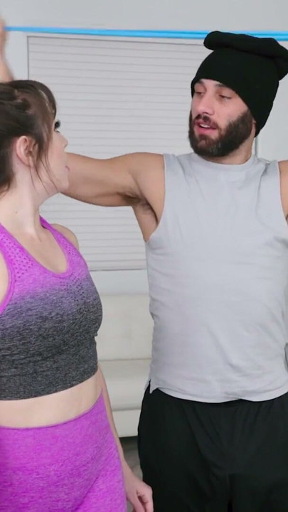 Analmom - fitness egzersizi seksi orta yaşlı seksi kadın ve eğitmeni için tutkulu anal esnemeye dönüşüyor | Klip 1