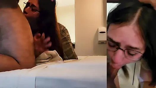Dipukul, ditampar dan dicengkeram di pantatnya. Penurut, dia menerima apa yang dia dapatkan.