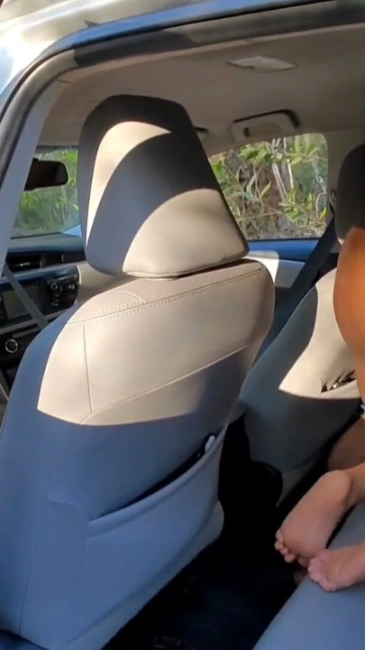 I TOOK MY GIRLFRIEND AND HER FRIEND TO SEE MY CAR AND IN THE MIDDLE OF THE WAY WE STOPED TO TAKE IT | Clip 1