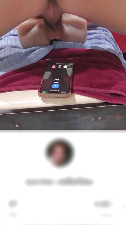 حتى عندما كنت أمارس الجنس مع توك تا ، اتصل أحدهم.