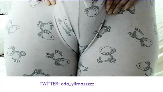 Deve toynağı- pijama- kabarık amcık- şişmiş amcık