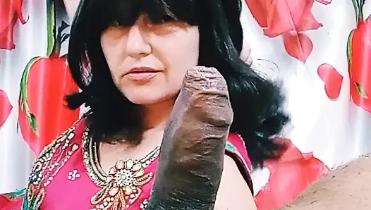 Susamış anne büyük zenci içine alıyor