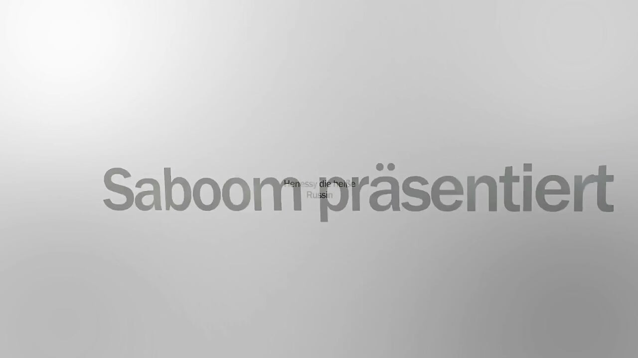 Несхвальна російська красуня в дії