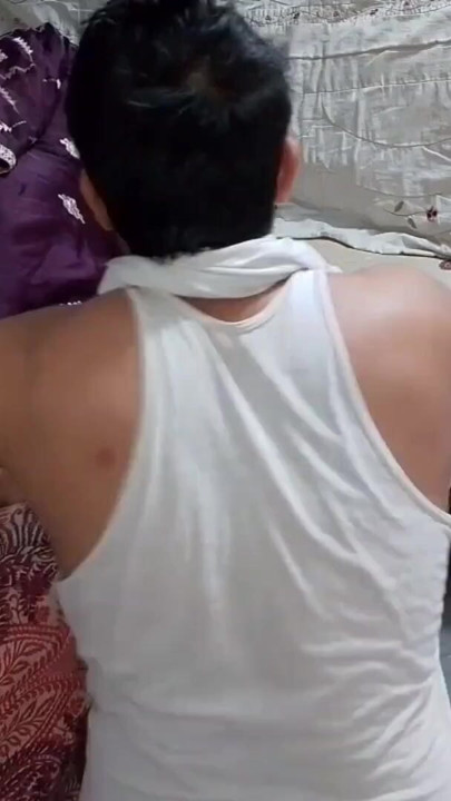 Desi wife had sex with her servant in her husband's absence | Clip 1