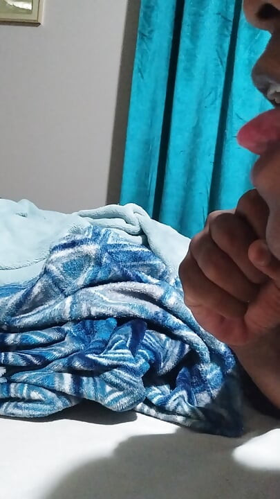 Un mari sexy se fait baiser correctement avec une femme transsexuelle, partie 2