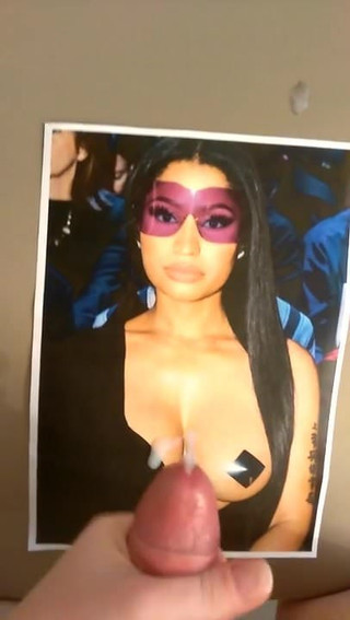 Nicki Minaj cum tribute