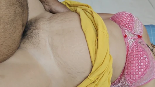 Anal queen meenu raj  ne apne pati ka freand ka sath gand me lund ka pura maza leya