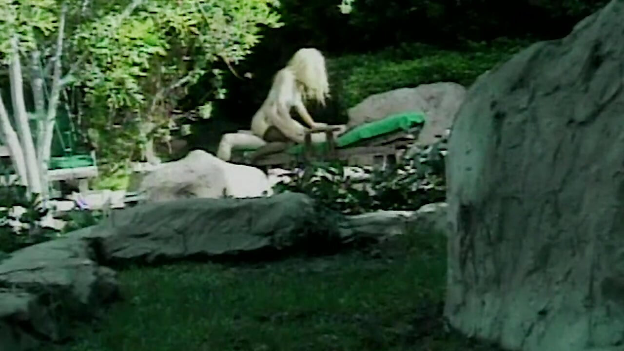 tabuloses Spiel geht völlig ab auf dem Campus (18+) bis zum