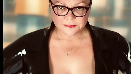 Domina Herrin april - Die pisshure