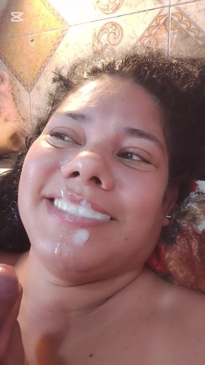 Leche ansikts spermasprut två