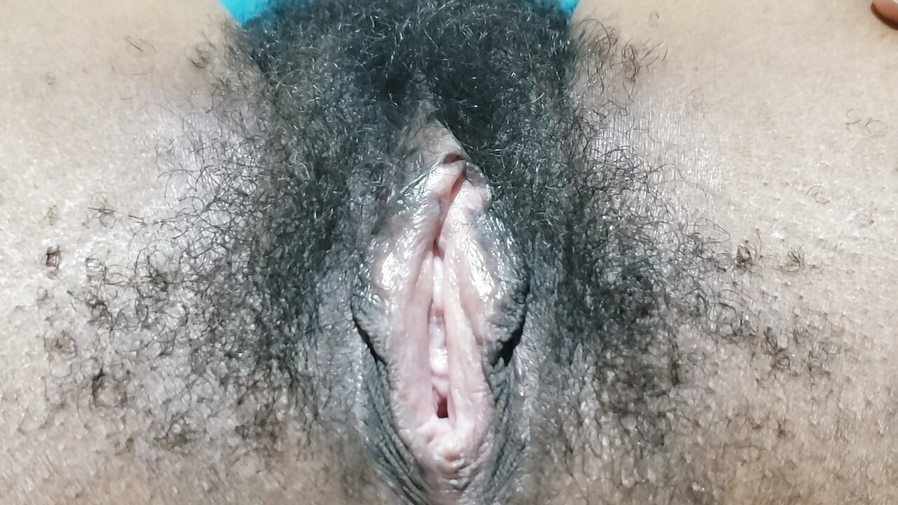 Hot Hairy MILF Pussy Close Up With Seductive Amateur Energy