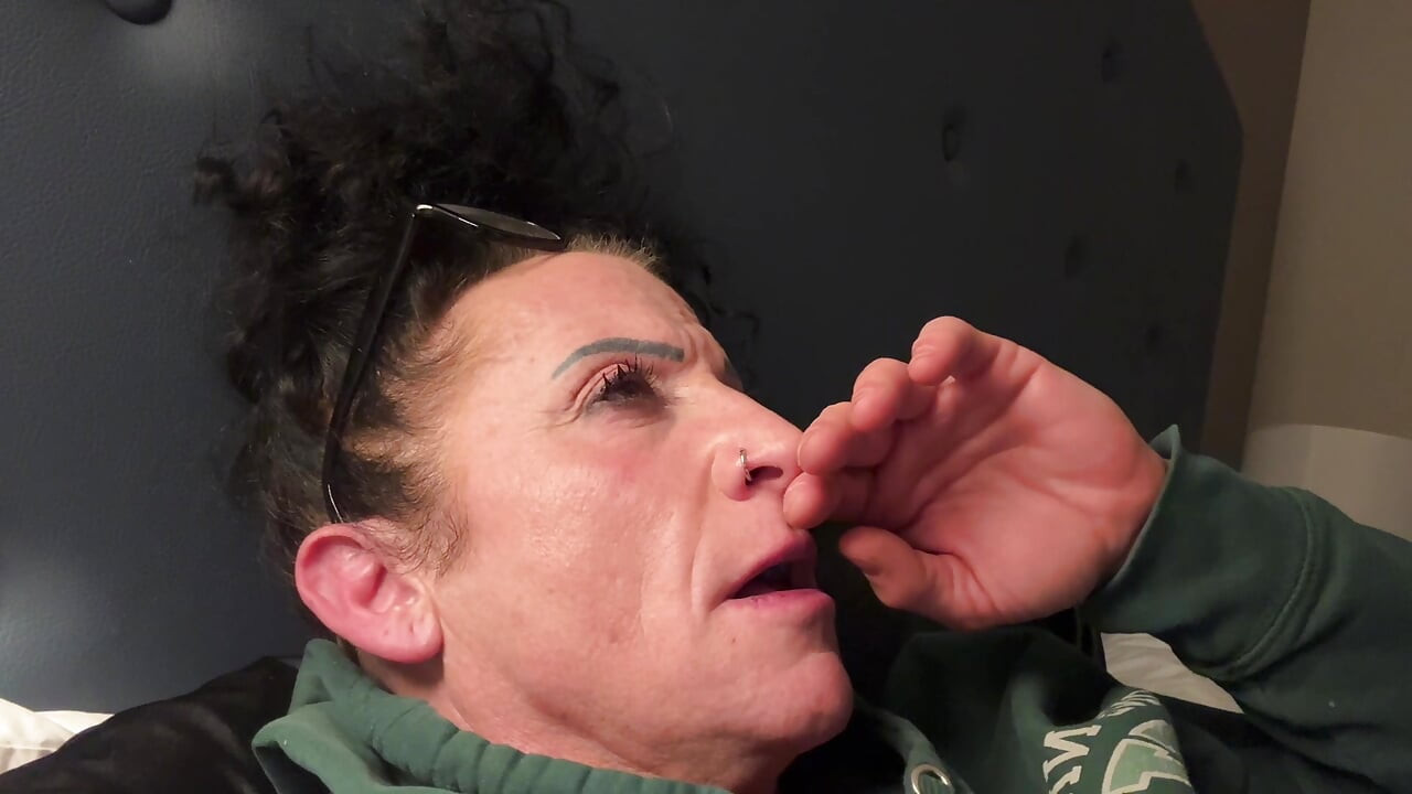 Kandys Bedtime Sneezing