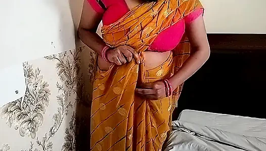 Юную дези 18+ бхабхи застукали Девар за мастурбацией после того, как она жестко трахается, пока дома одна (хинди аудио)