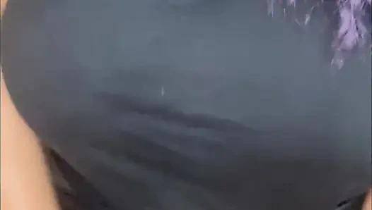 Aku lagi asik strap-on pakai strap-on favoritku!