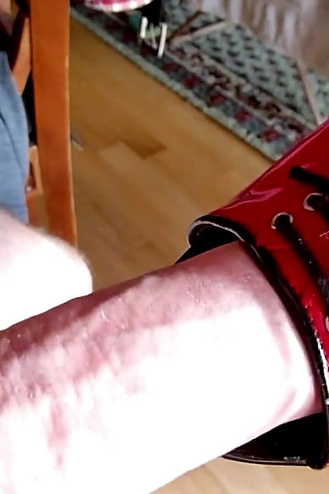 Shoefucking Sound with Cumshot.