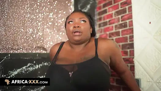 Dengan seseorang menonton