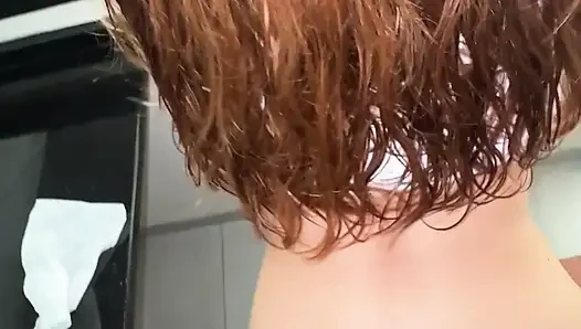 Die Frau Meines Besten Freundes Bleibt Allein Zu Hause Und Ich Gehe Zu Ihr, Sie Begrüsst Mich Mit Einem Blowjob Und Einem Ficken