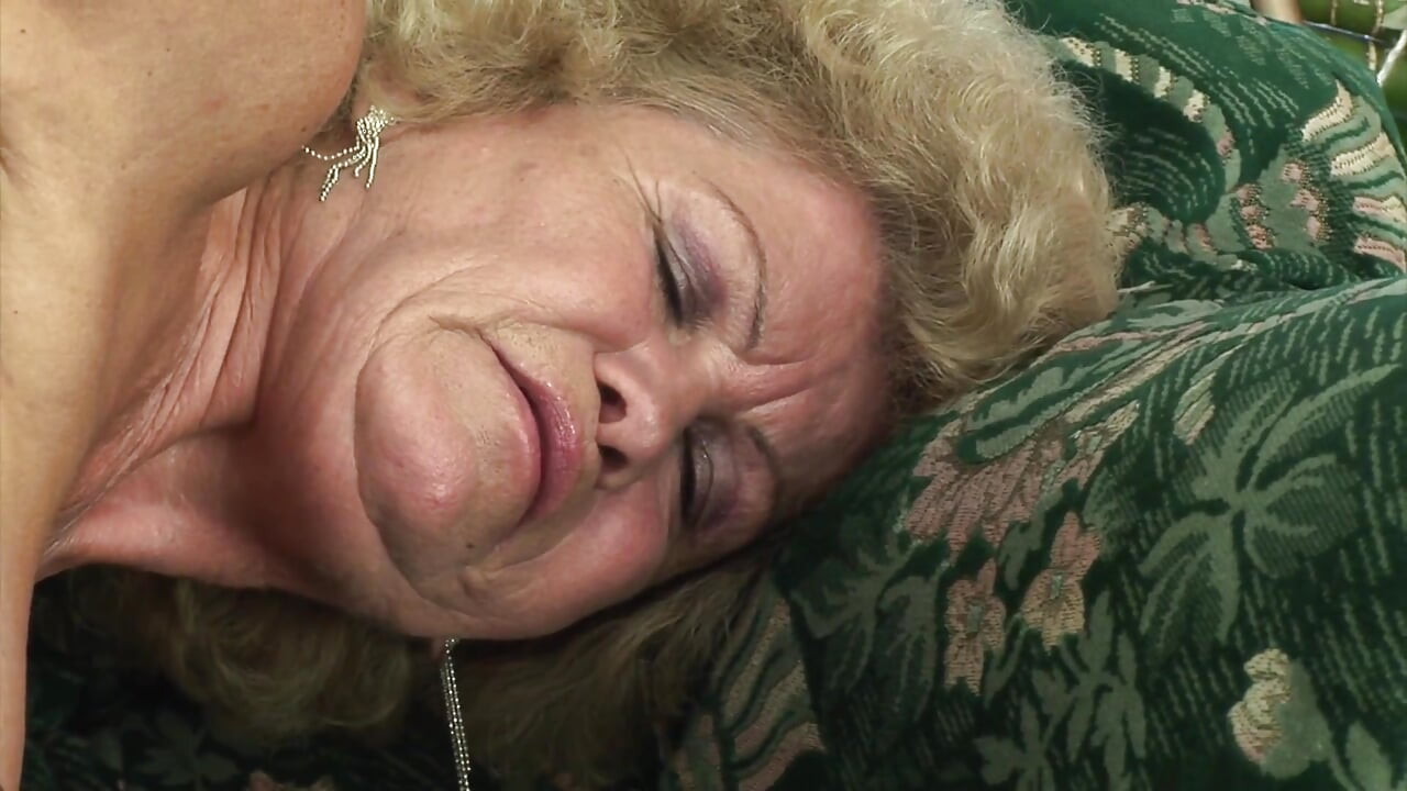 Grandmas hairy pussy needs an orgasm