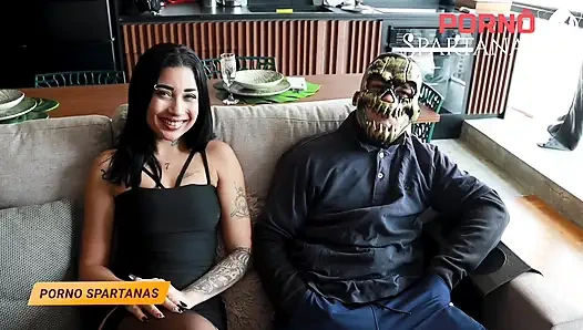 Istri nakal ini dientot habis-habisan sama pria lain di depan suaminya