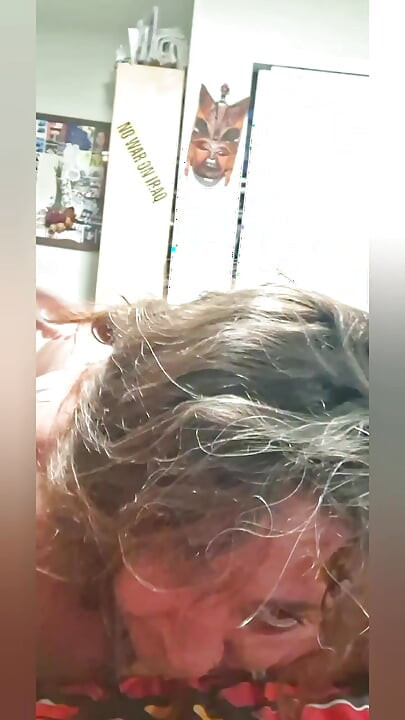 Η υποτακτική βυζαρού Milf πουτάνα, Kittenbritches, είναι ένα παιχνίδι γαμήσι 3 οπών για το BBC