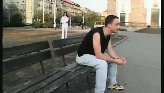 Monica sweetheart nimmt ein paar große, riesige feste schwänze!