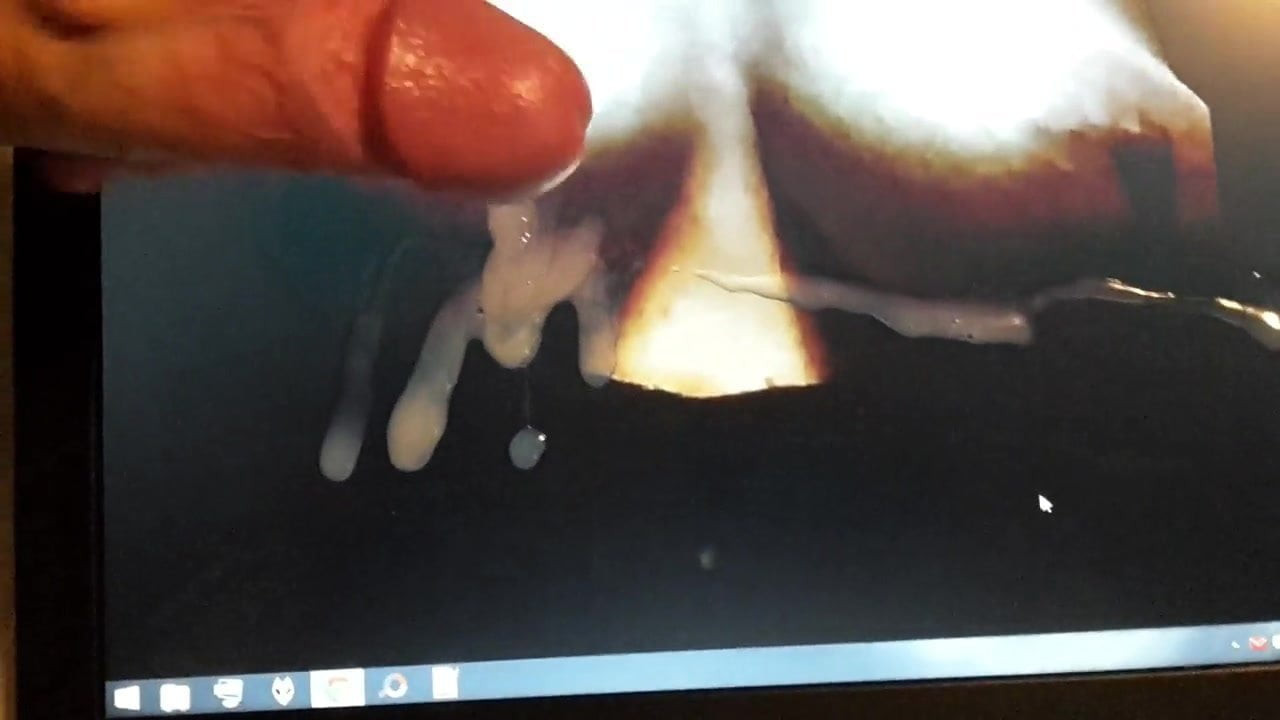 Large cum burst for kelly30