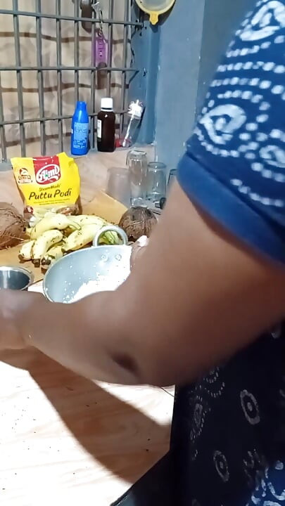 Esposa india folla en cocina