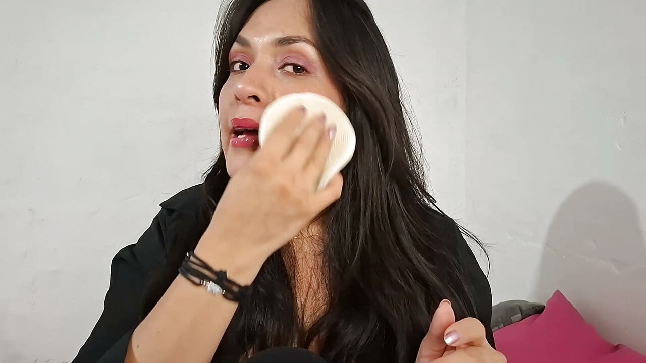 ASMR kraniemassage for at mærke kildren