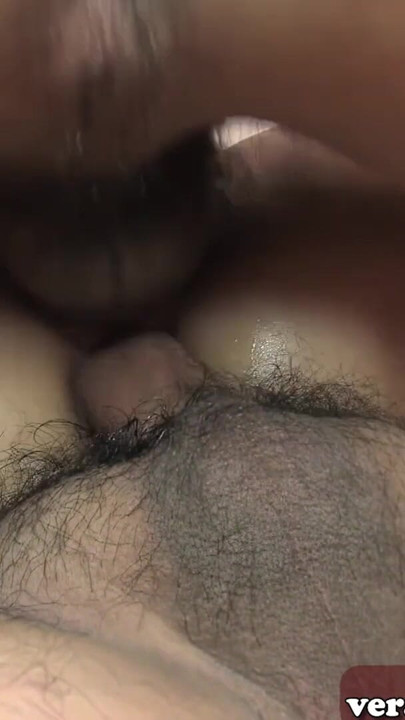 Kleines japanisches teenie macht ihren ersten dreier | Clip 3