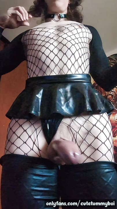Goth Emo Femboy cumming like a fountain
