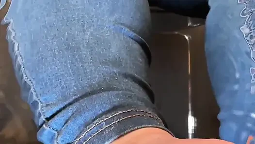 Boğazına sok ve bana teşekkür et! Büyük kokmuş iri güzel kadın ayaklarımla sana hükmederken başka seçeneğin yok