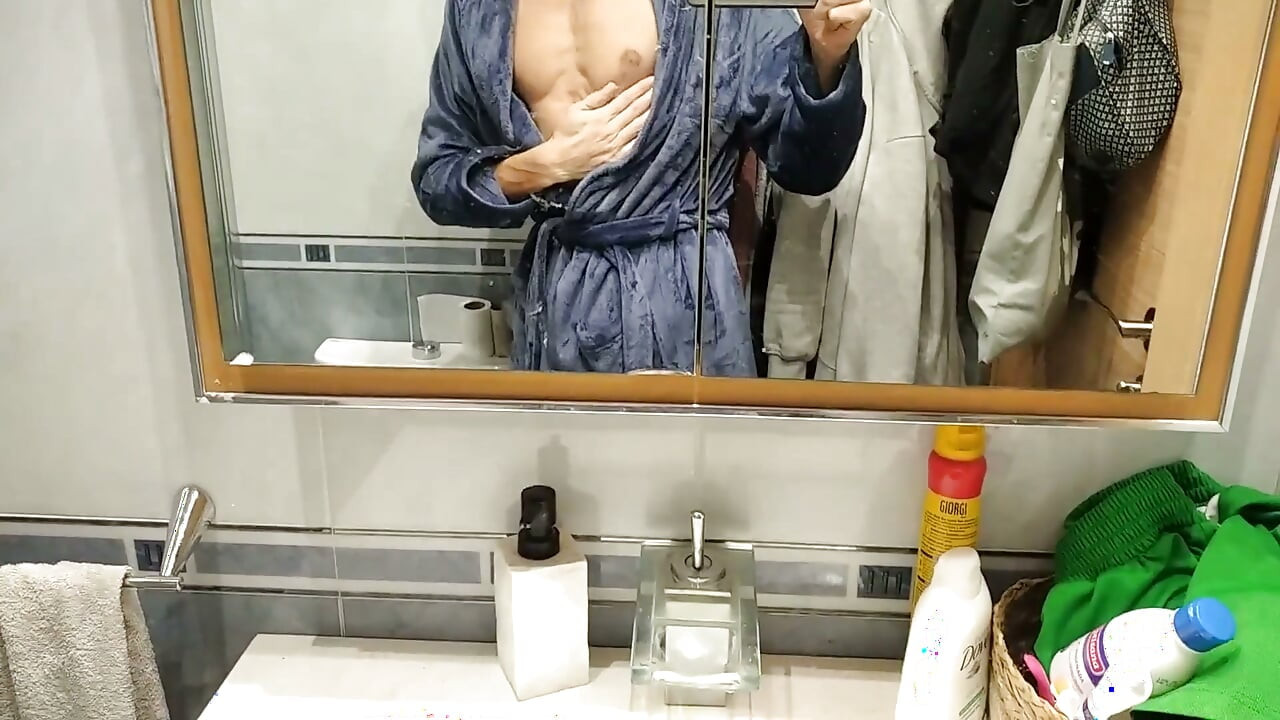 Mature Man with Nice Body and Huge Cock Unloads a Massive Cumshot!