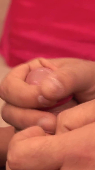 Thrilling moment from "Notgeile brunette trinkt sperma aus Kondom"