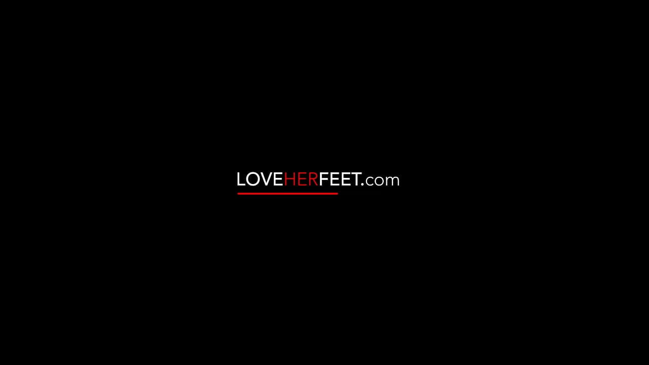 JOI Foot Tease με την Penny Barber