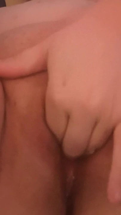 Luststute fingert sich