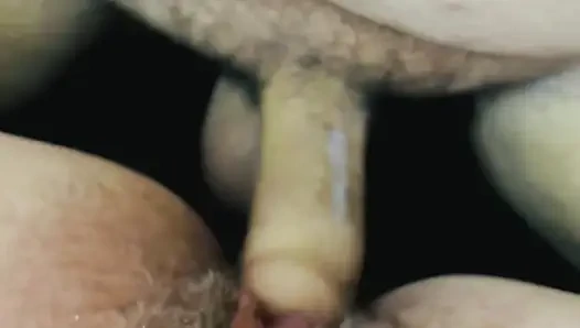 Сливочную милфу отдолбили в киску