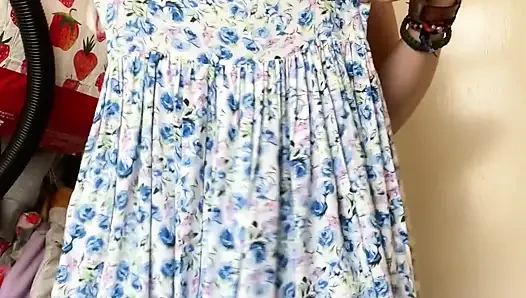 Sexy, Toned, Girl-next-door Is Like Goldilocks Trying on New Clothes!