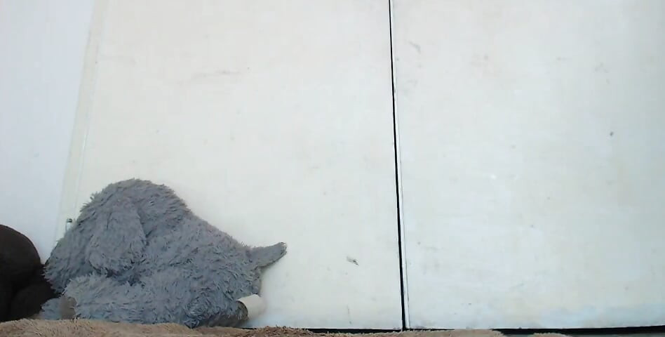 Ela se toca, está molhada.