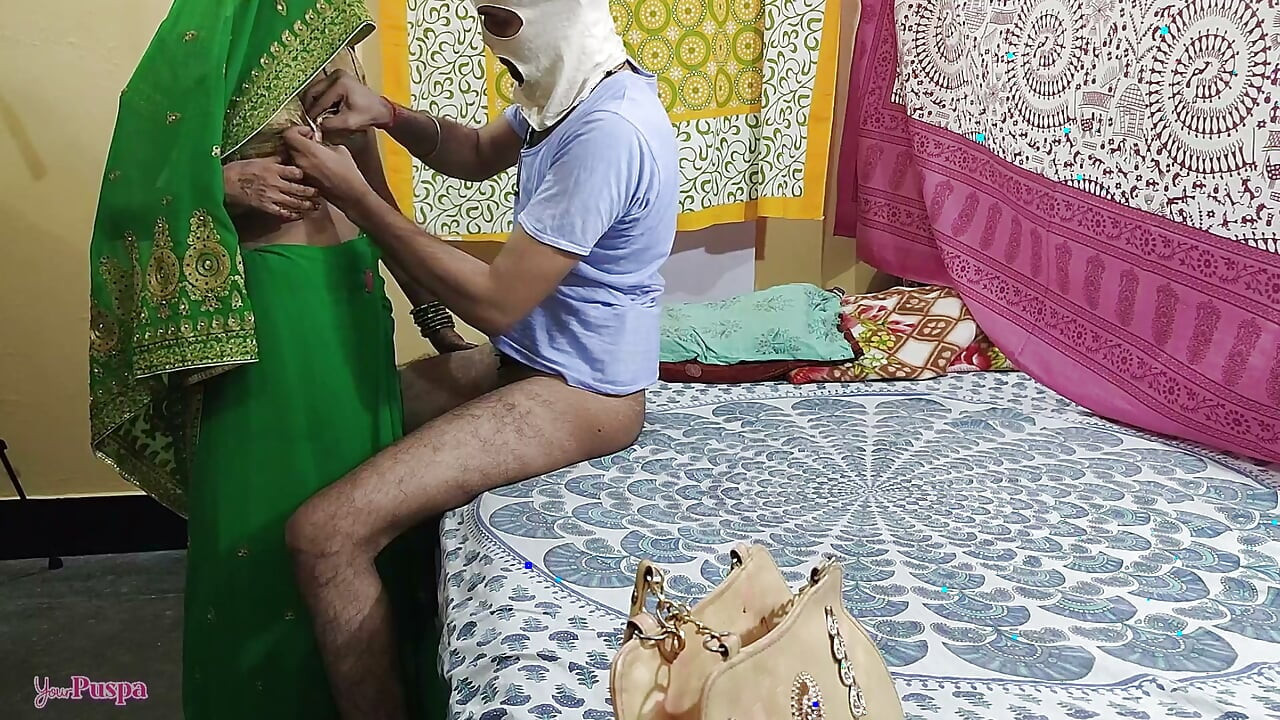 Naraz Bangla biwi ko sasur ne mayeke jane se roka, bahu ne sab bataya, sasur gets hardfuck her husaband outside home for job