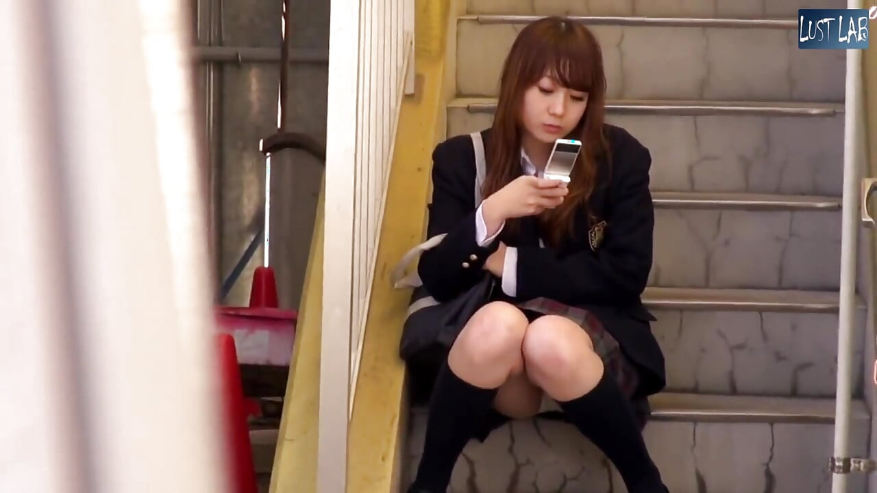Panty Peek Spark - Ketegangan Yang Dikongsi Baik Daripada Mereka Cuba Menentang - Bahagian 1