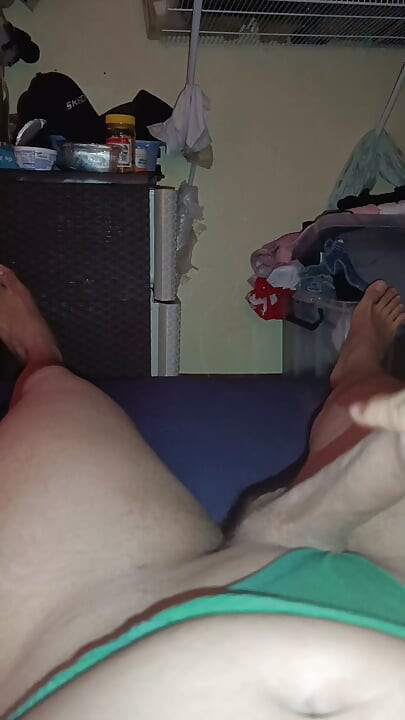 Tranny empties her balls