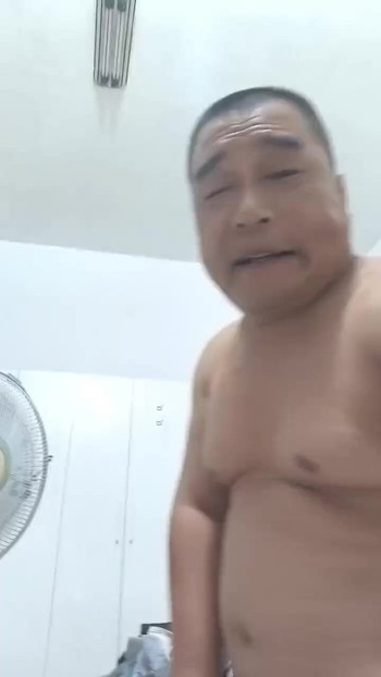 Handsome uncle, handsome guy, old man, father, grandpa,