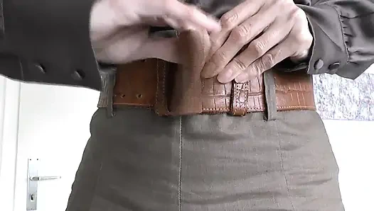 Pas dengan ikat pinggang seksi dengan rok linen, bagian 1, lady victoria valente