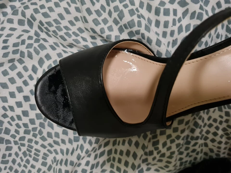 Spricceltem a feleségem új cipőjét, mielőtt felvette volna egy éjszakára