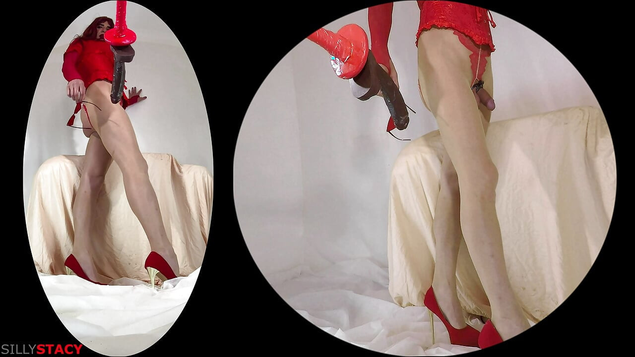 宝贝娘娘腔史黛西自慰, 然后努力训练深吸