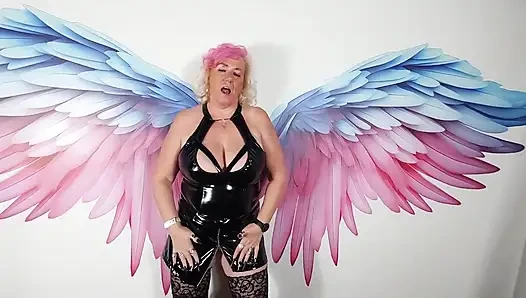 Creampie in Grandma's Pussy!