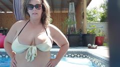 Bbw vrouw in bikini