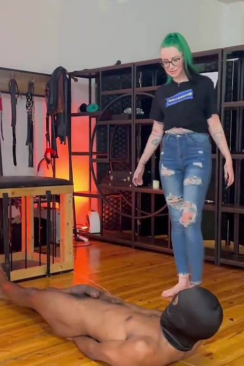 Temptress Nightshade - 1st Time Squish (hd 1080p Mp4)