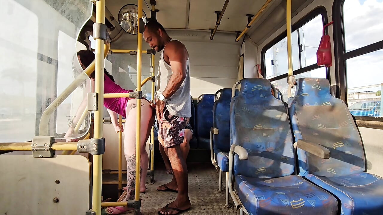 DUDE GETS ON PUBLIC TRANSPORT I SCREWED UP FOR EVERYONE TO SEE AND LEFT